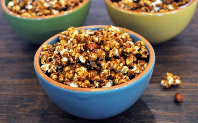 Make Alkaline Popcorn with Molasses