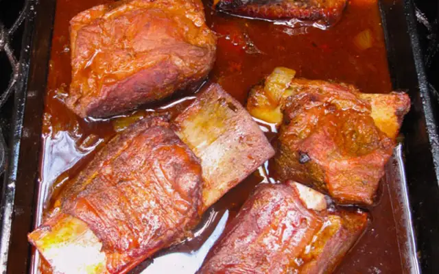 Beef Short-Ribs in Molasses BBQ Sauce
